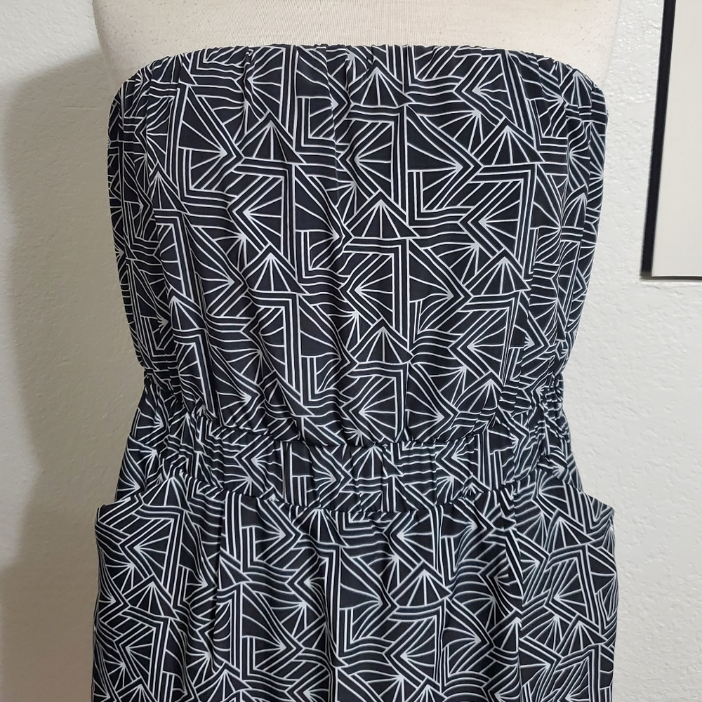 Abstract Strapless Dress - Picture 5 of 12
